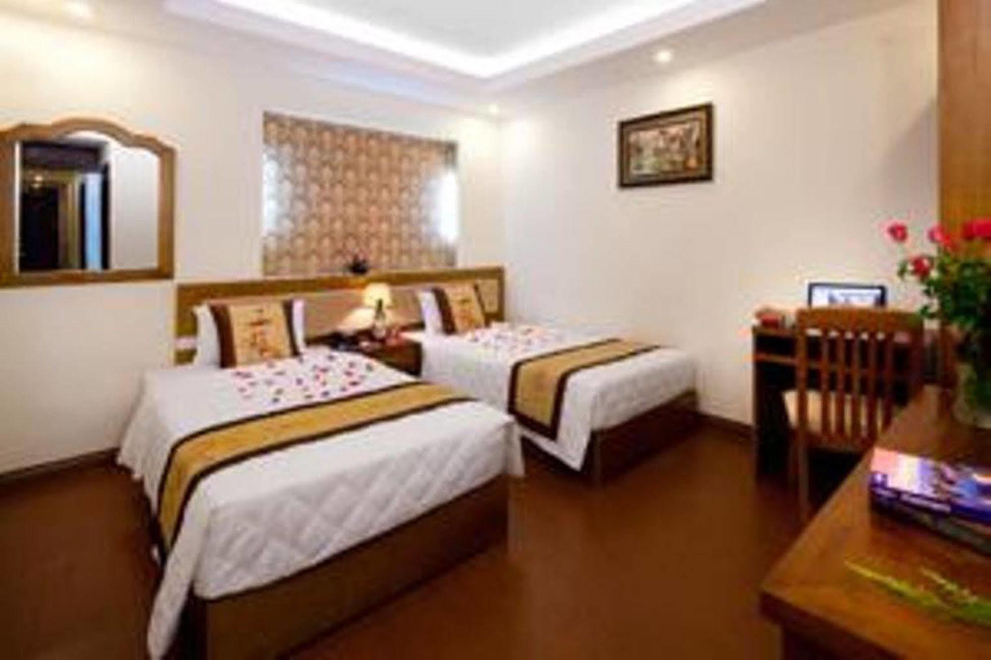 הואה Lam Bao Long Hotel מראה חיצוני תמונה